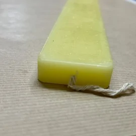 Λαμπάδα Πλακέ Κίτρινη Λεία 30 εκ.